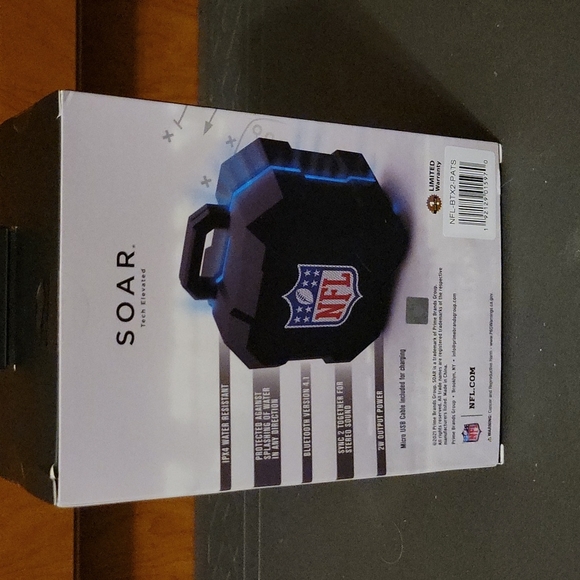 New in Box: NFL New England Patriots Bluetooth Wireless Speaker - Picture 2 of 7